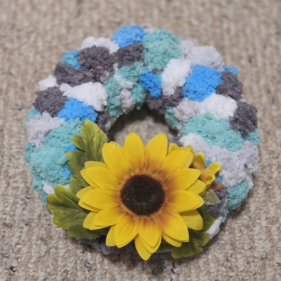Sunflower Pom-Pom Wreath - Picture 1 of 3